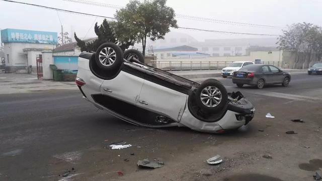 為什么說打死都不建議買SUV？SUV和轎車的差距，跑了長途你就懂了